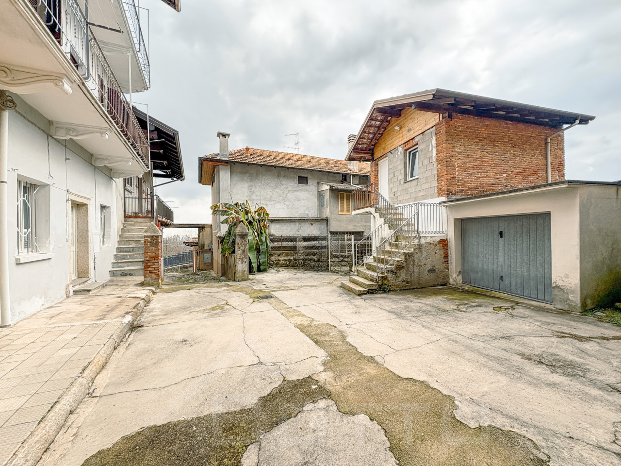 004__casa-vendita-gozzani-cortile_wmk_0