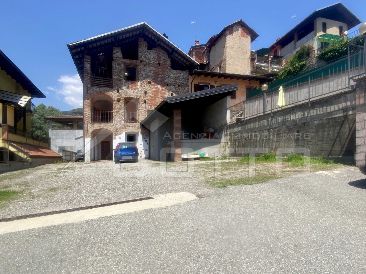 004__casa-vendita-grignasco-facciata
