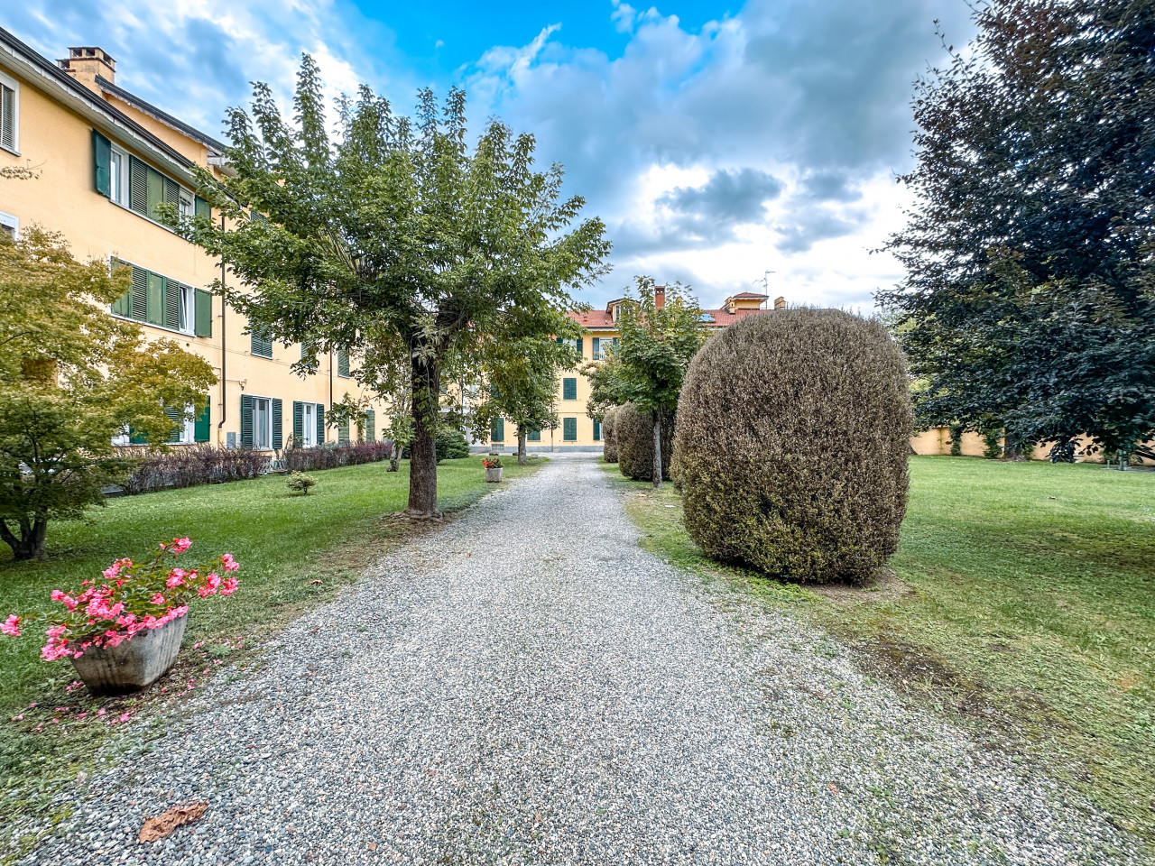 004__casa-vendita-grignasco-giardino2