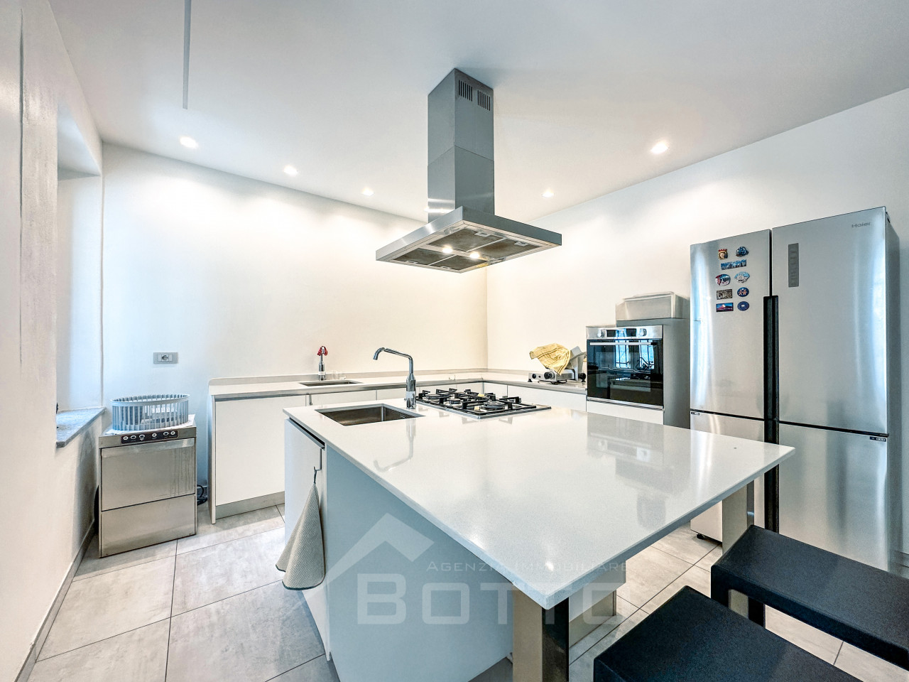 004__casa-vendita-lozzolo-cucina_wmk_0
