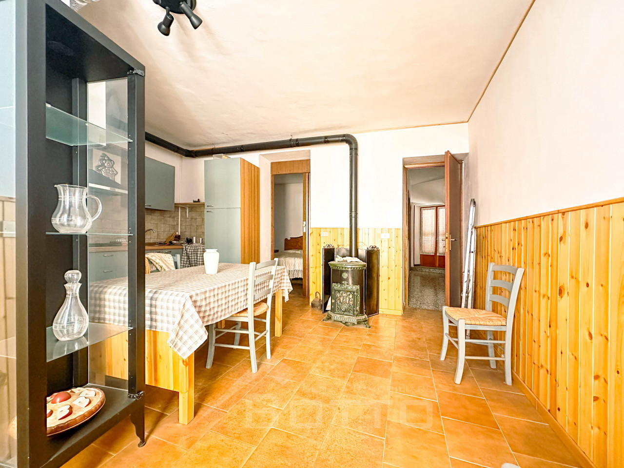 004__casa-vendita-romagnano-cucina122_wmk_0