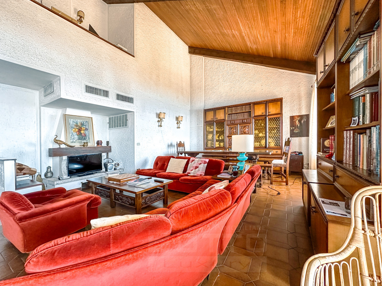 004__villa-vendita-massino-sofa_wmk_0