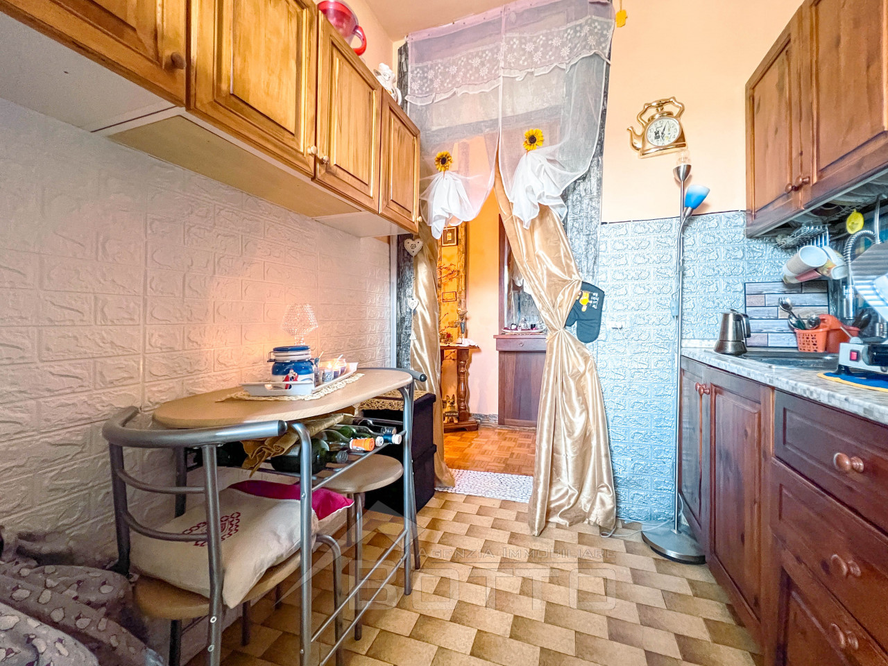 005__appartamento-vendita-borgosesia-cucina1_wmk_0