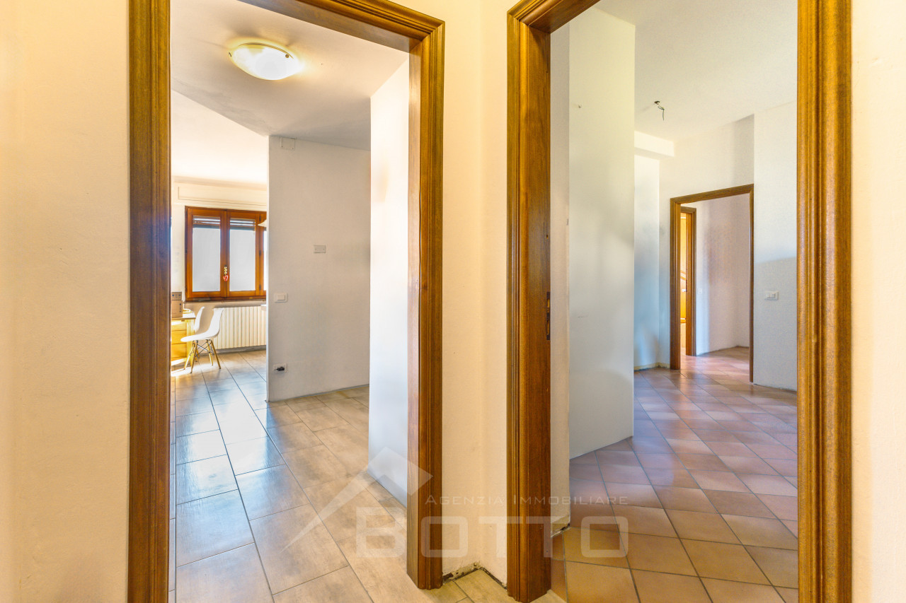 005__appartamento-vendita-grignasco-disimpegno_wmk_0