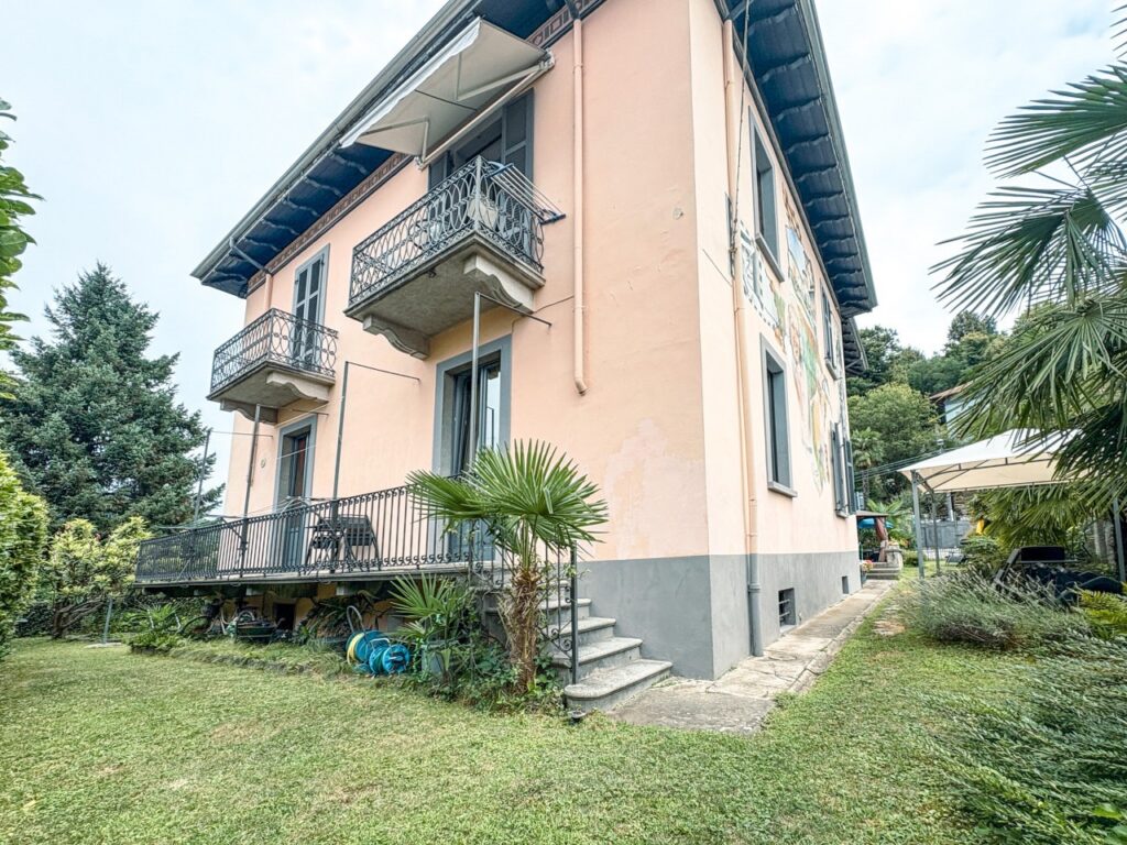 Villa liberty in vendita a Orta San Giulio