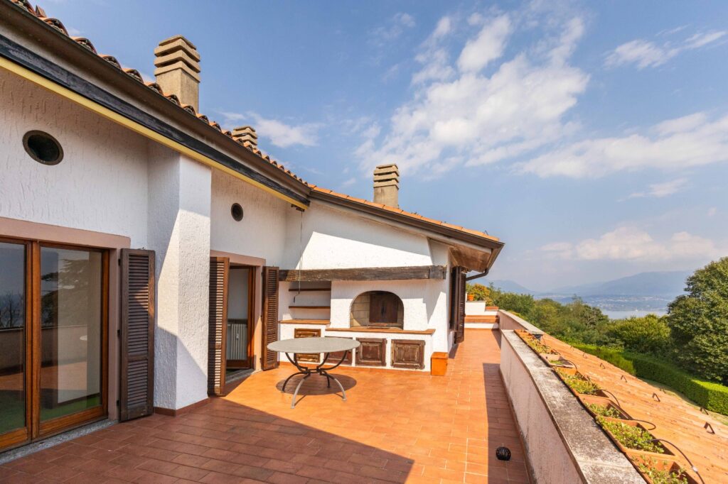 Appartamento in vendita a Lesa, vista lago