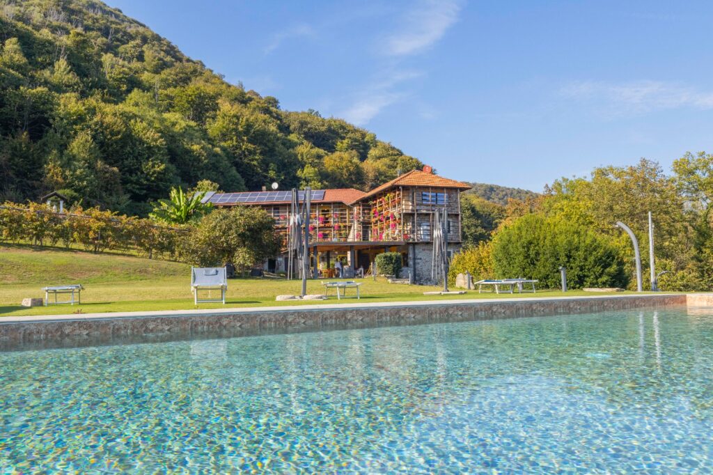 Villa con Piscina in vendita a Varallo